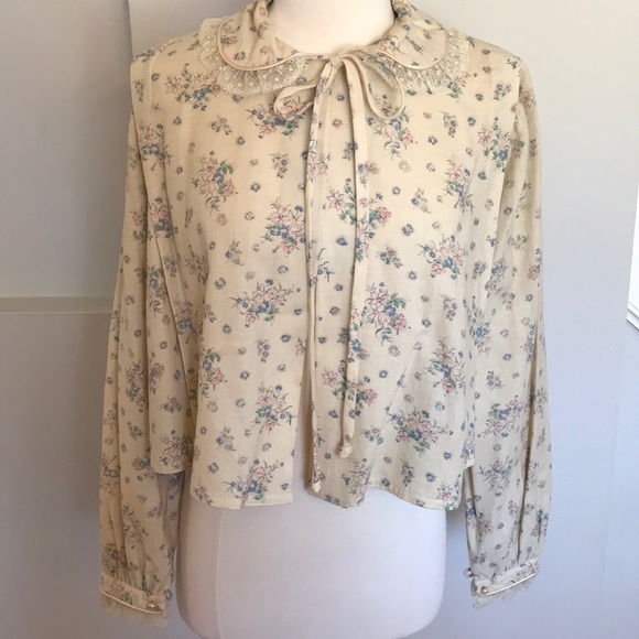 Vintage Tops - Vintage floral flannel cardigan